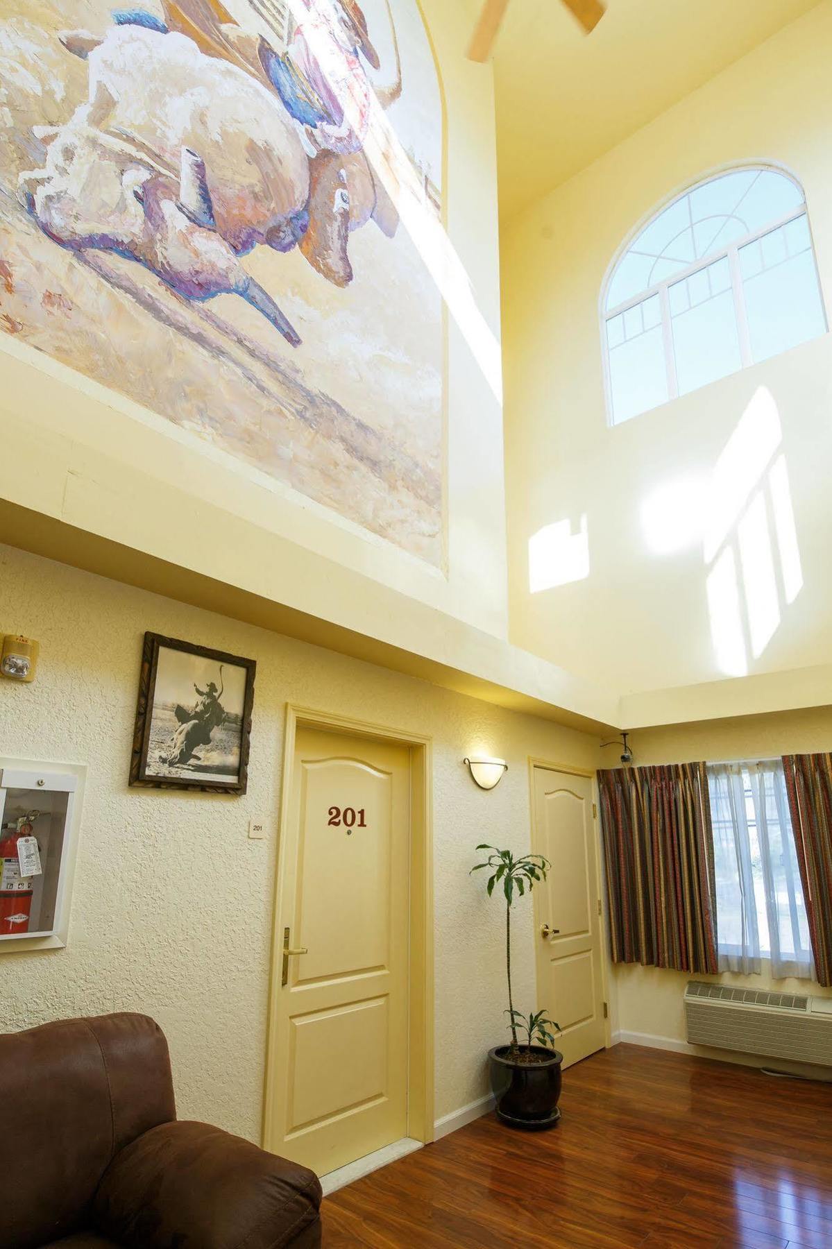 Murphys Suites Экстерьер фото